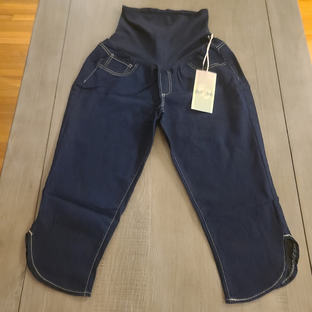 Maternity First Kick Denim Colored Capri Leggings  - size Medium